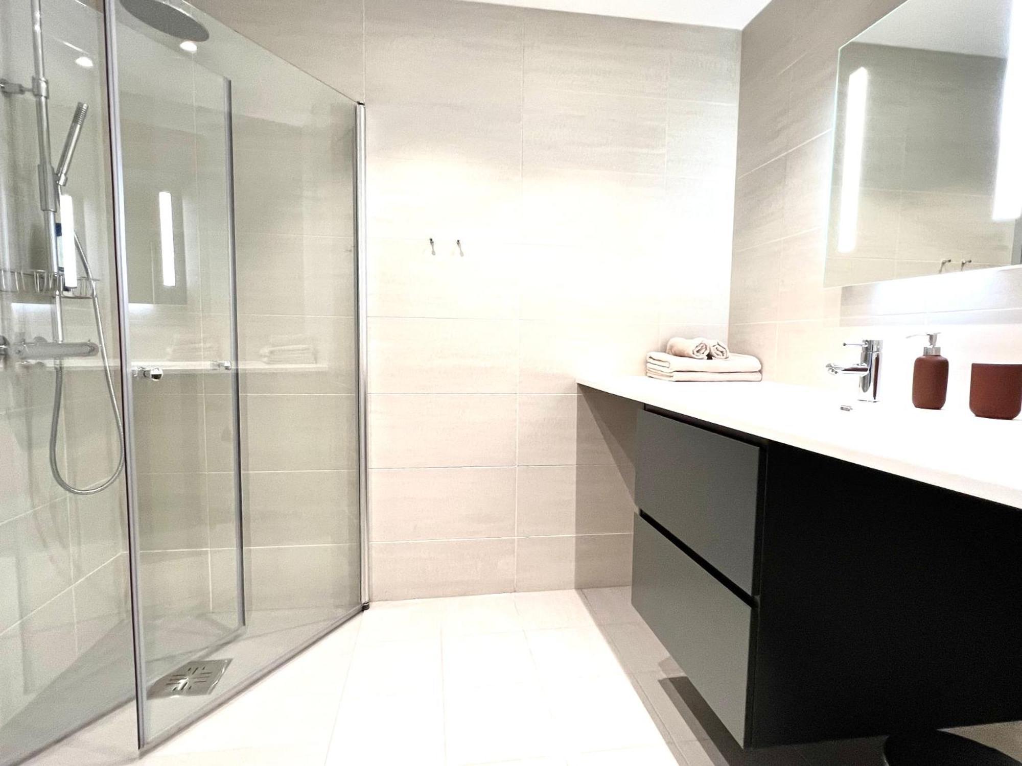 Appartement Brand New And Modern In Center