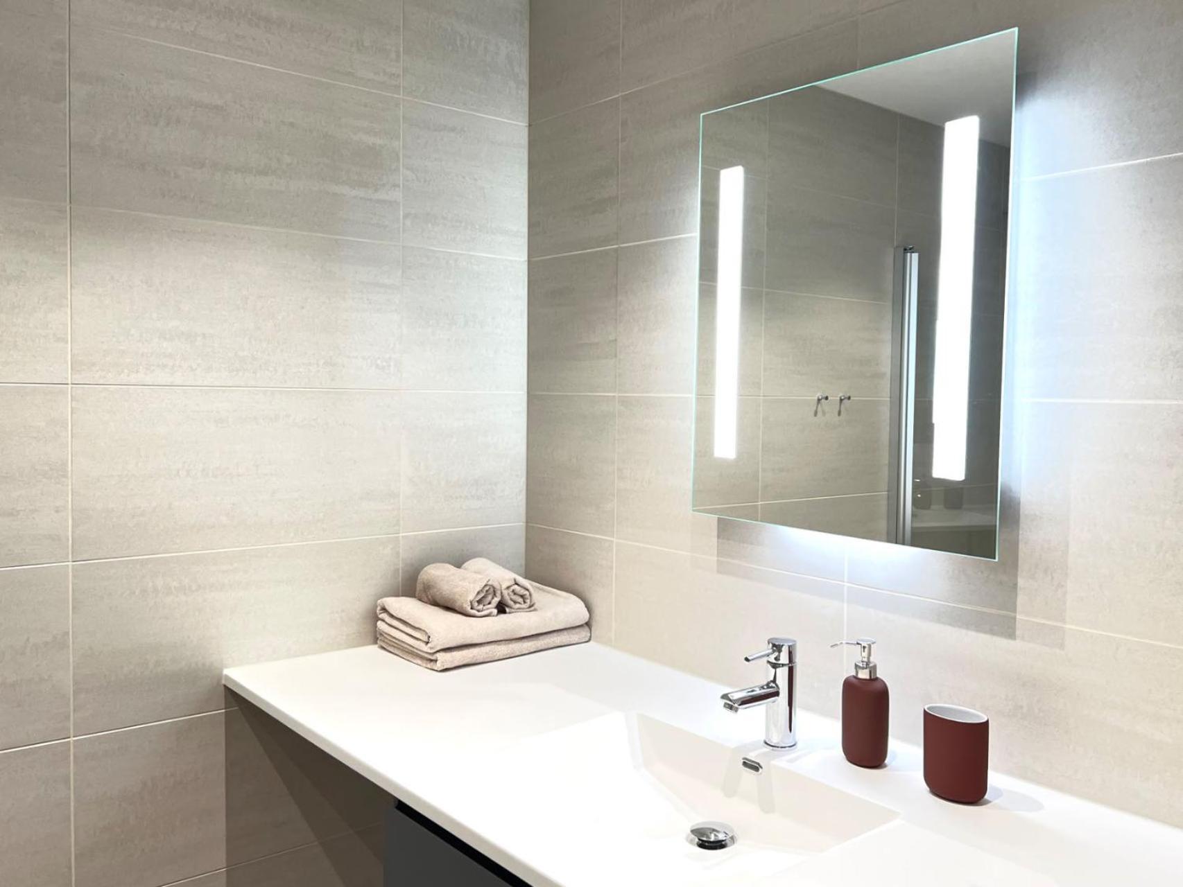 Brand New And Modern In Center Appartement