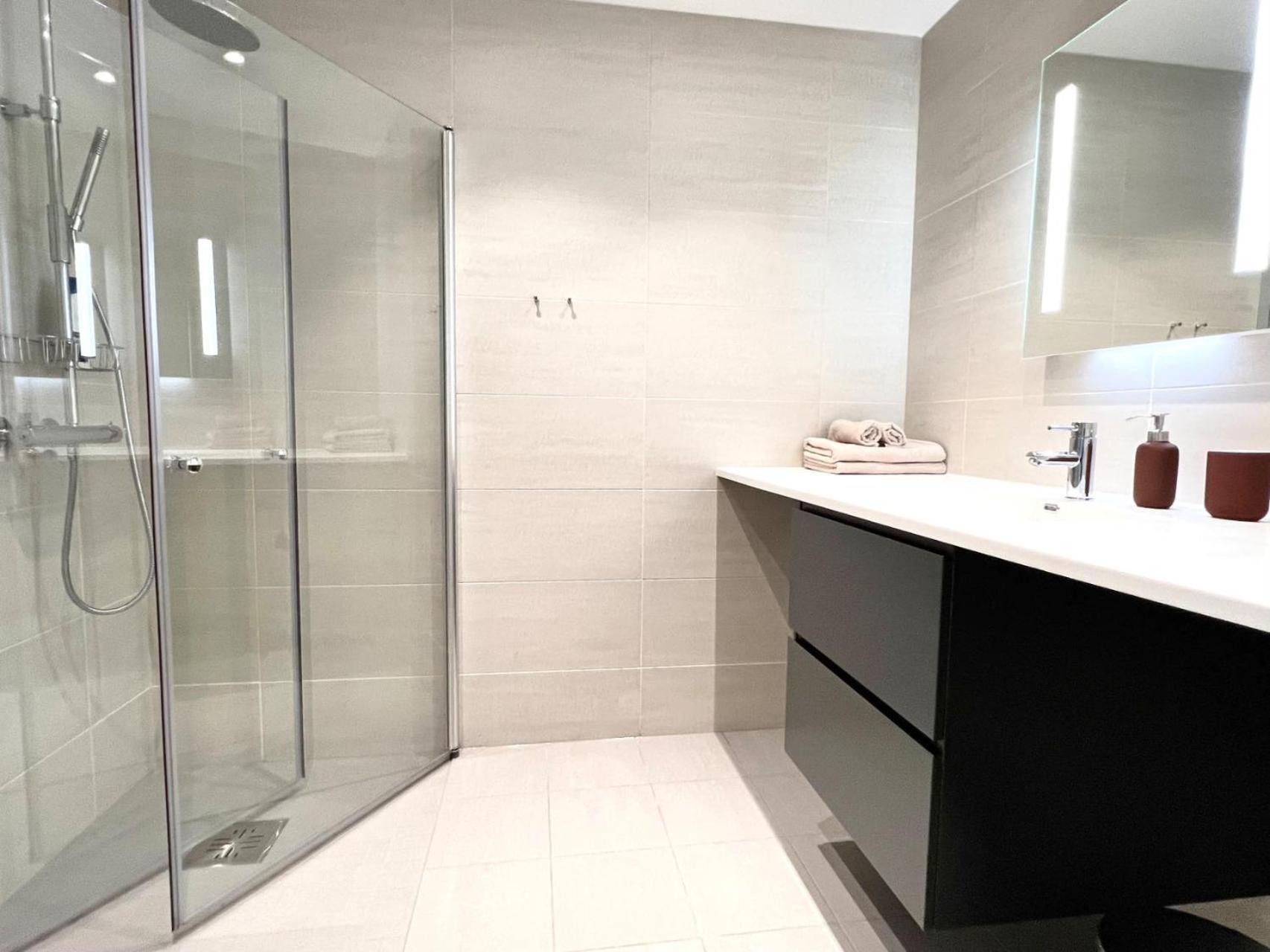 Appartement Brand New And Modern In Center